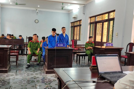 Mua ma túy về sử dụng và bán cho người nghiện