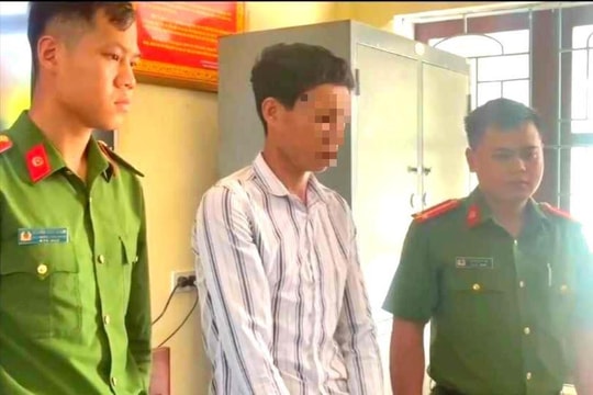 Bênh vực bố, con trai đánh hàng xóm nhập viện