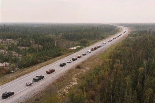 Canada: Hàng ngàn người được lệnh sơ tán khi cháy rừng đến gần