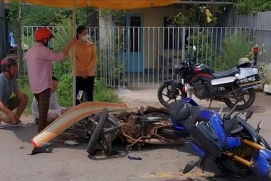 Va chạm xe máy, hai người thương vong