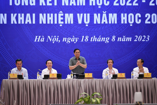 Kiên trì đổi mới căn bản, toàn diện giáo dục đào tạo và tập trung giải quyết 6 vấn đề nổi lên