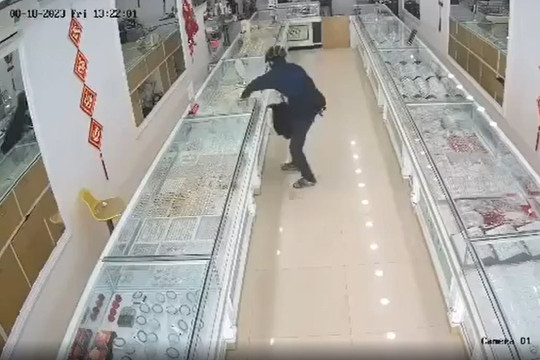 Khẩn trương truy bắt nghi phạm cướp tiệm vàng ở Hưng Yên