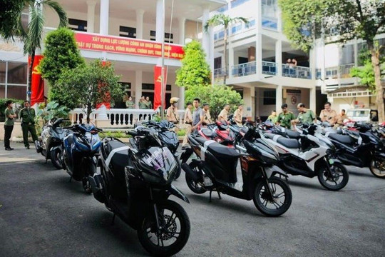 Tạm giữ 25 thanh thiếu niên tham gia đua xe trên cầu Sài Gòn