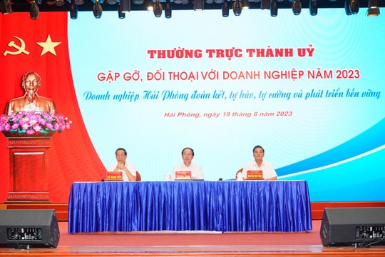 Thường trực Thành ủy Hải Phòng gặp gỡ, đối thoại với doanh nghiệp