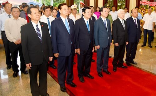 Chủ tịch nước Võ Văn Thưởng dâng hương tại đền thờ Chủ tịch Tôn Đức Thắng