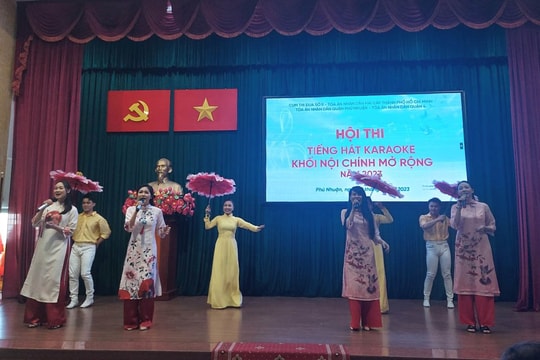 Sôi nổi Hội thi tiếng hát karaoke khối nội chính mở rộng năm 2023
