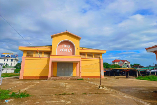 Nghệ An: Vì sao tiểu thương chưa mặn mà với chợ mới Yên Lý?