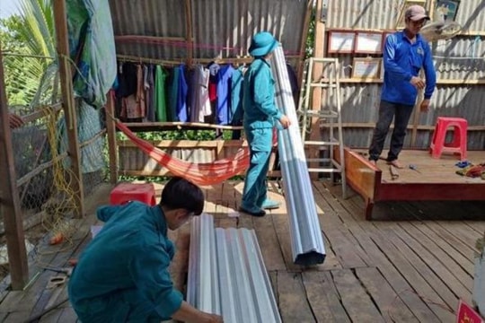Hứng nước mưa, một phụ nữ bị sét đánh tử vong