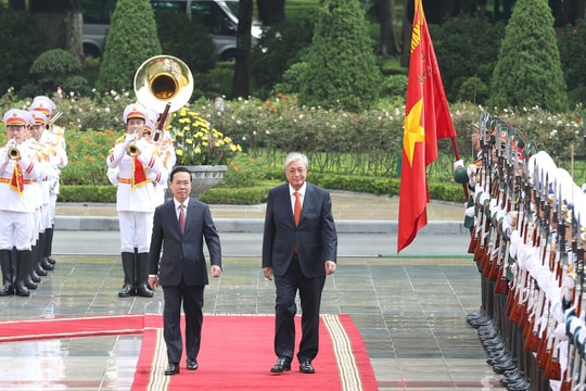 Chủ tịch nước Võ Văn Thưởng chủ trì lễ đón chính thức Tổng thống Cộng hòa Kazakhstan