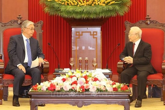 Tổng Bí thư Nguyễn Phú Trọng tiếp Tổng thống Kazakhstan