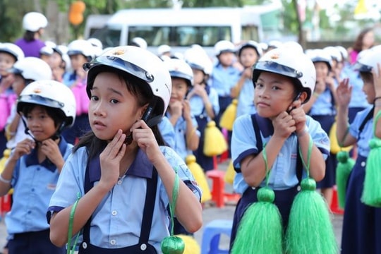 Bảo đảm trật tự, ATGT dịp 2/9 và tháng cao điểm ATGT cho học sinh đến trường