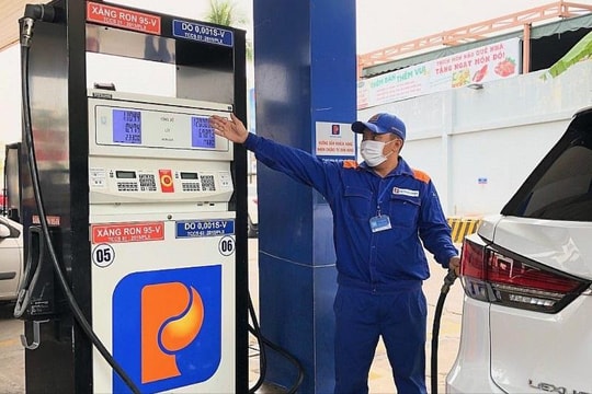 Giá xăng tăng lần thứ 4 liên tiếp, vượt ngưỡng 24.600 đồng/lít