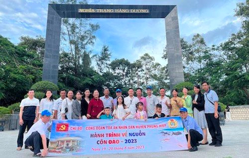TAND huyện Phụng Hiệp về nguồn tại Côn Đảo