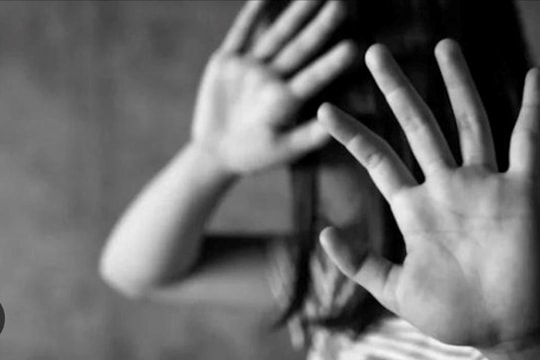 Bắt đối tượng hiếp dâm bé gái