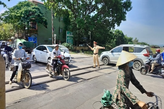 Tăng cường bảo đảm trật tự, an toàn giao thông đường sắt