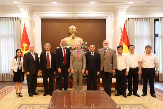 Phó Chánh án Thường trực TANDTC Nguyễn Trí Tuệ tiếp Đoàn chuyên gia Bộ Tư pháp Hoa Kỳ