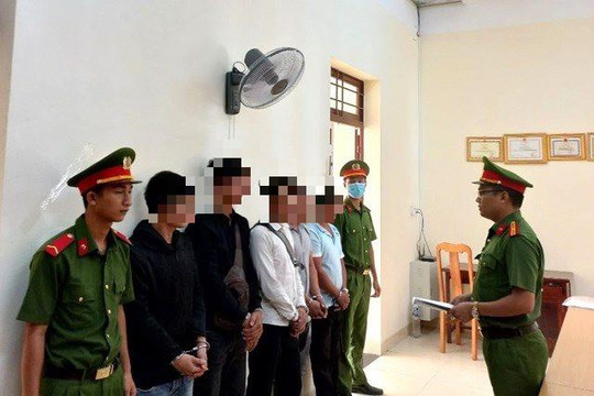 Dùng hung khí đập phá xe chở tôm, nhóm thanh niên bị bắt