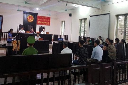 3 bị cáo lĩnh án chỉ vì xích mích từ va chạm giao thông