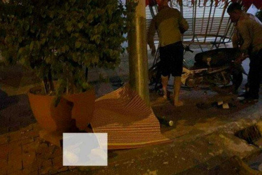 Va chạm ô tô khách trong đêm, nam thanh niên tử vong
