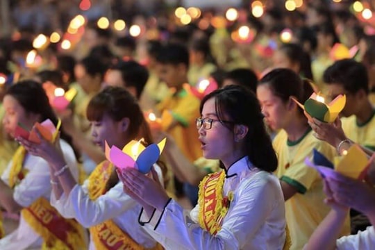 Ý nghĩa nghi thức hoa hồng cài áo trong ngày lễ Vu lan