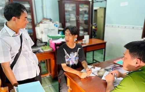 Tạm giữ hình sự hai cha con về hành vi giết người