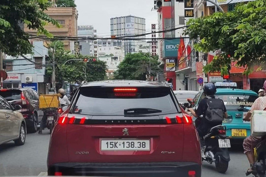 Hải Phòng: Biển số xe chờ đấu giá vẫn “vi vu” trên đường