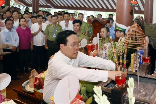 Chủ tịch nước dâng hương tưởng niệm 54 năm ngày mất của Chủ tịch Hồ Chí Minh