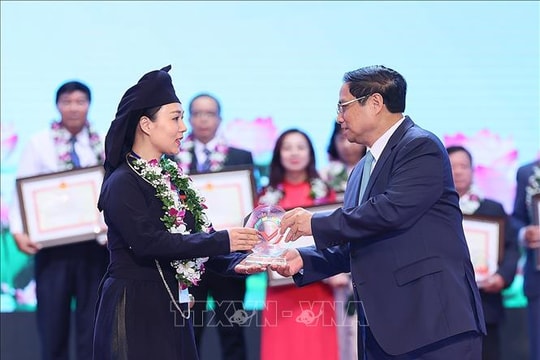Thủ tướng Phạm Minh Chính: Lan tỏa để điểm tô nét đẹp văn hóa, truyền thống, tinh thần và khát vọng Việt Nam