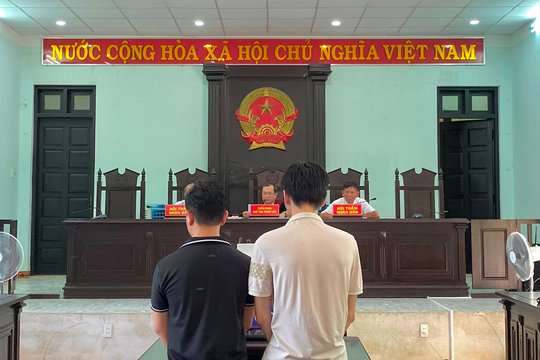 Mua bán thông tin cá nhân trái phép thu lời hàng trăm triệu đồng