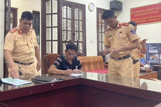 Tước giấy phép lái xe tải vì không nhường đường cho đoàn xe ưu tiên