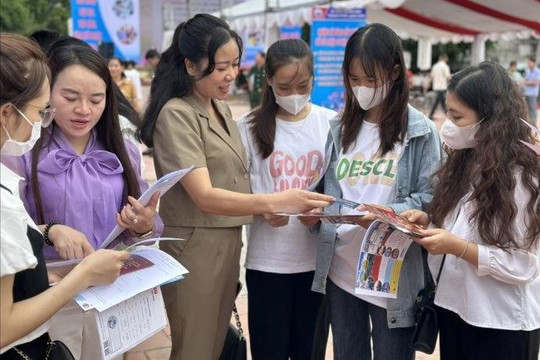 Lạng Sơn: Hơn 3.000 người được nhận tư vấn hướng nghiệp, giới thiệu việc làm