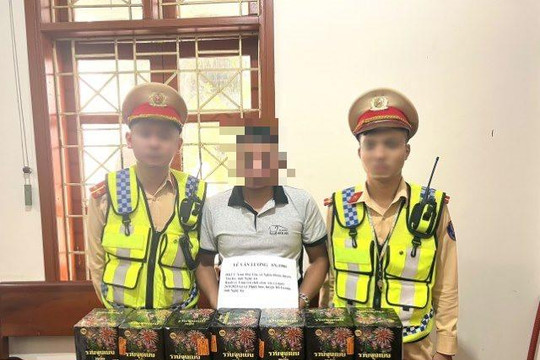 Bắt quả tang đối tượng tàng trữ chất cấm