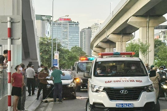 Người đàn ông rơi từ nhà ga đường sắt Cát Linh-Hà Đông xuống đất tử vong