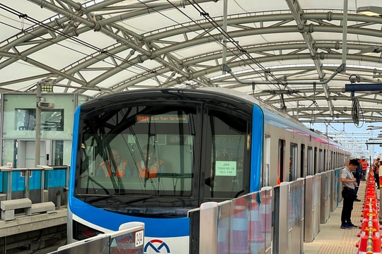 Tàu Metro Bến Thành - Suối Tiên chạy thử nghiệm toàn tuyến