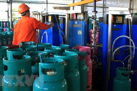 Từ hôm nay (1/9), giá gas bán lẻ trong nước tăng tới 33.000 đồng mỗi bình
