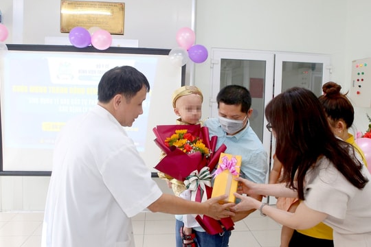 Ghép tế bào gốc tự thân cứu sống bệnh nhi bị u nguyên bào thần kinh