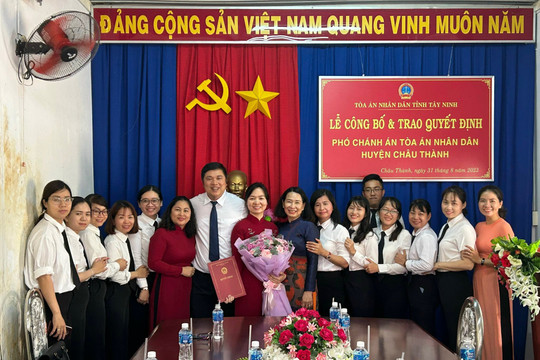 Tây Ninh: Trao quyết định điều động, bổ nhiệm hai Phó Chánh án TAND cấp huyện