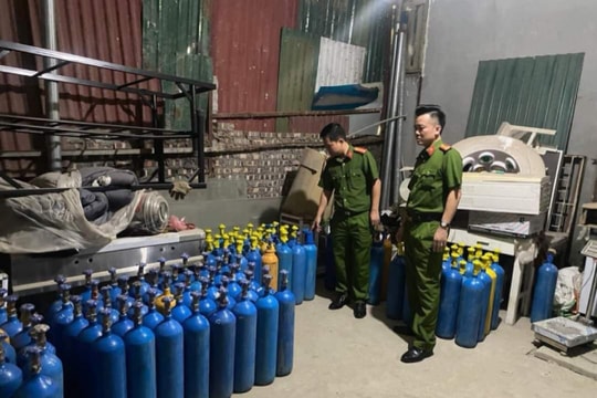 Hà Nội: Lập hồ sơ, xử lý chủ cơ sở cung cấp khí “cười” cho các quán bar, pub