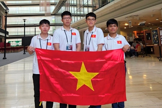 4 học sinh Việt Nam đều giành huy chương tại Olympic Tin học quốc tế 2023