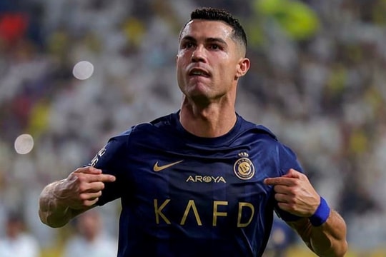 Ronaldo - cầu thủ chuyên nghiệp đầu tiên chạm mốc 850 bàn