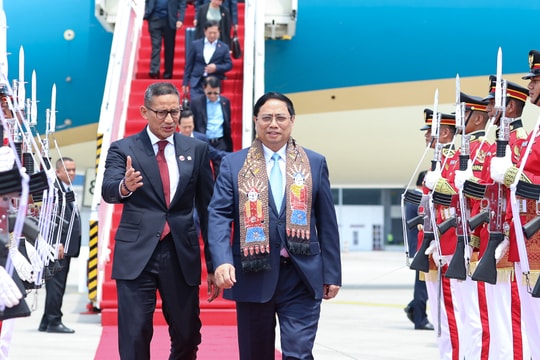 Thủ tướng Phạm Minh Chính tới Indonesia, bắt đầu chuyến công tác dự Hội nghị cấp cao ASEAN lần thứ 43