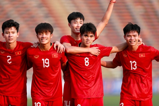 HLV Troussier: Bóng đá phát triển cần một quá trình dài và không thể yêu cầu hoàn hảo ngay lập tức
