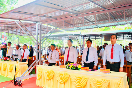 Bình Thuận: Chủ tịch Đoàn Anh Dũng dự Lễ khai giảng năm học mới