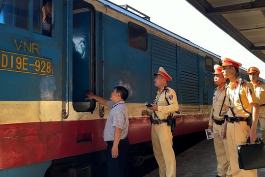 Hà Nội: Tăng cường kiểm soát giao thông đường sắt phục vụ nghỉ lễ và tháng cao điểm ATGT