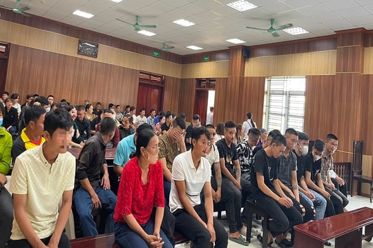 18 bị cáo trong vụ án giết người, gây rối trật tự công cộng lĩnh án