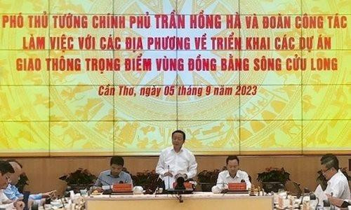 Phó Thủ tướng Trần Hồng Hà làm việc về triển khai các dự án giao thông trọng điểm vùng ĐBSCL