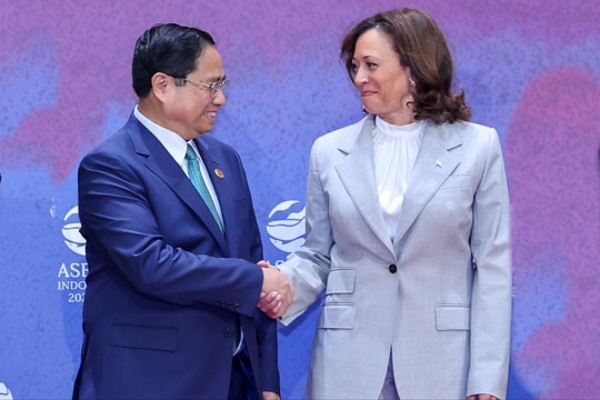 Thủ tướng Phạm Minh Chính gặp Phó Tổng thống Mỹ