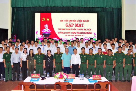 Gặp mặt 60 thí sinh trúng tuyển vào các học viện, trường đại học trong Quân đội năm 2023