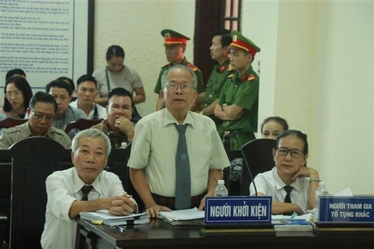 Xét xử vụ doanh nghiệp kiện Tổng cục trưởng Hải quan