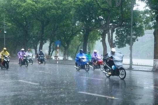 Nhiều khu vực trên cả nước có mưa dông, có nơi mưa rất to